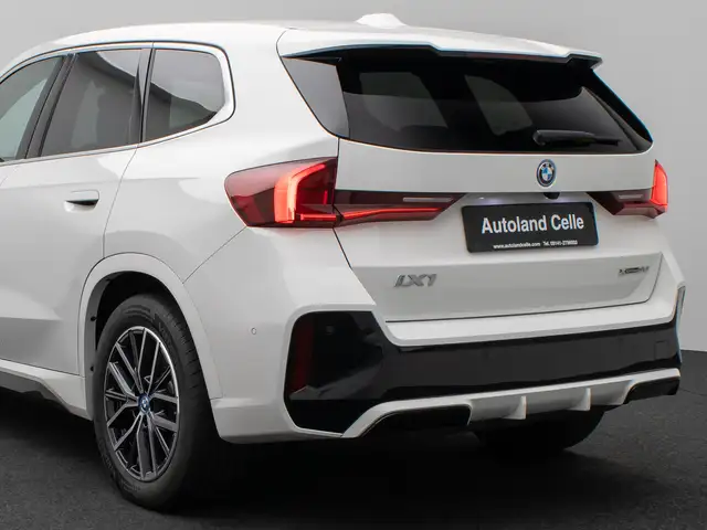 BMW Ix1 view 14