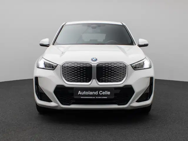 BMW Ix1 view 2