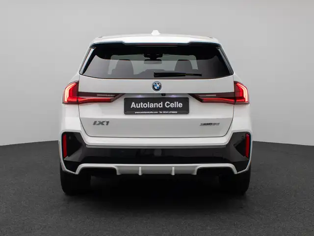 BMW Ix1 view 8