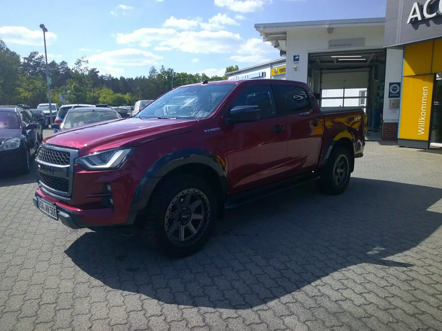Isuzu D-Max Double Cab 4WD Autm. V-Cross Rojo - 2