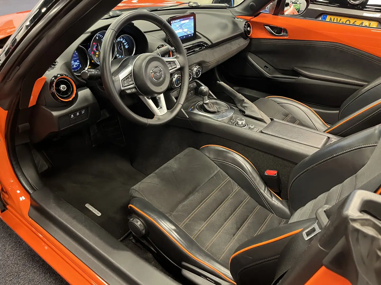 Mazda MX-5 ND Roadster 2.0 SkyActiv-G 184PK 30th Anniversary Orange - 2