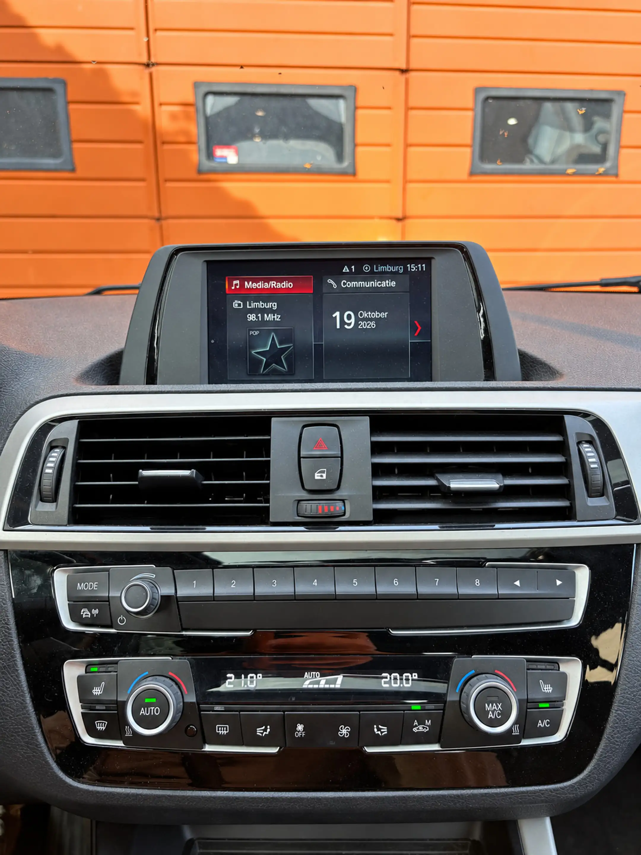 BMW 118 1-serie 118i / Panorama dak! — photo 13