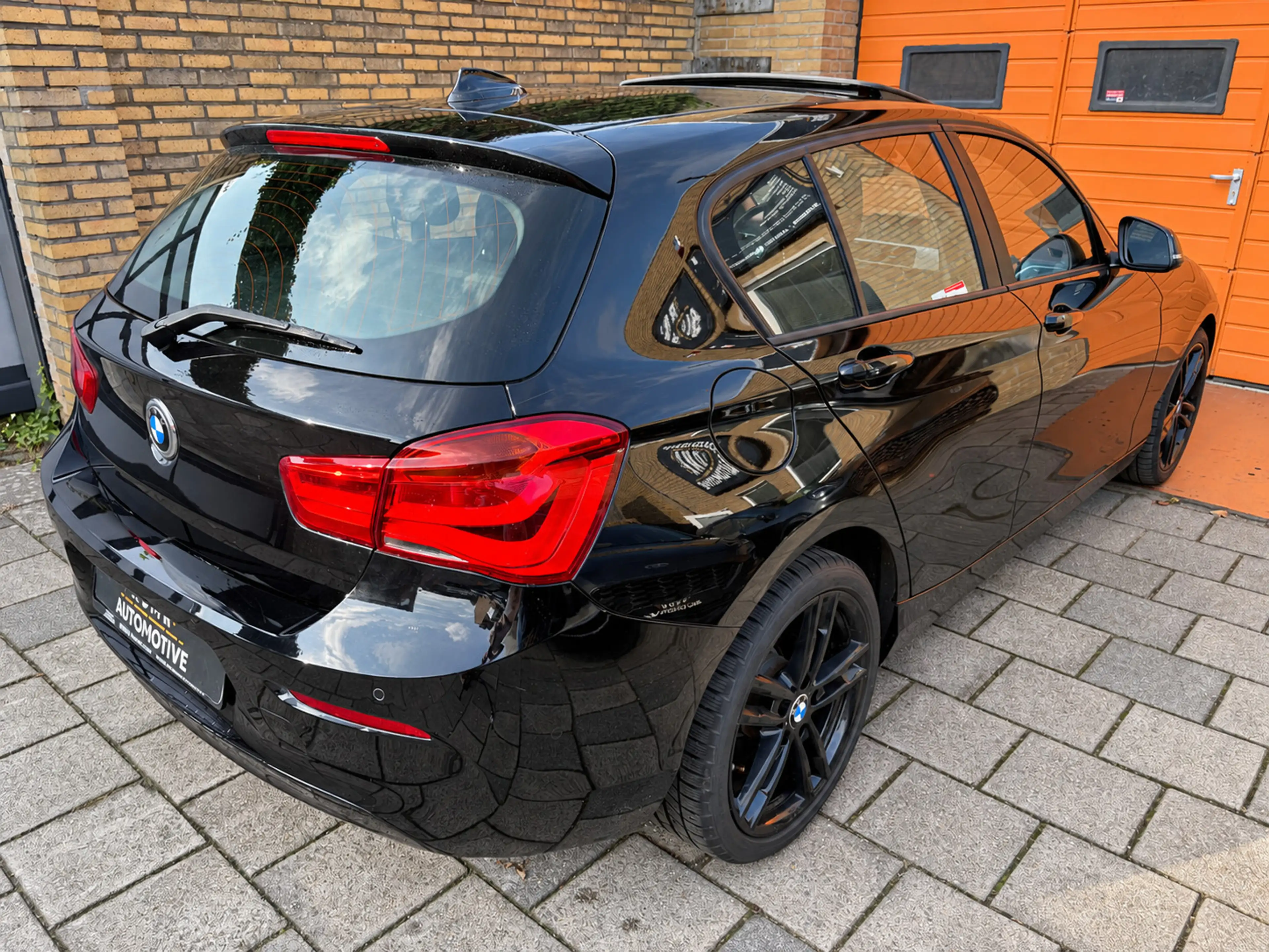 BMW 118 1-serie 118i / Panorama dak! — photo 2