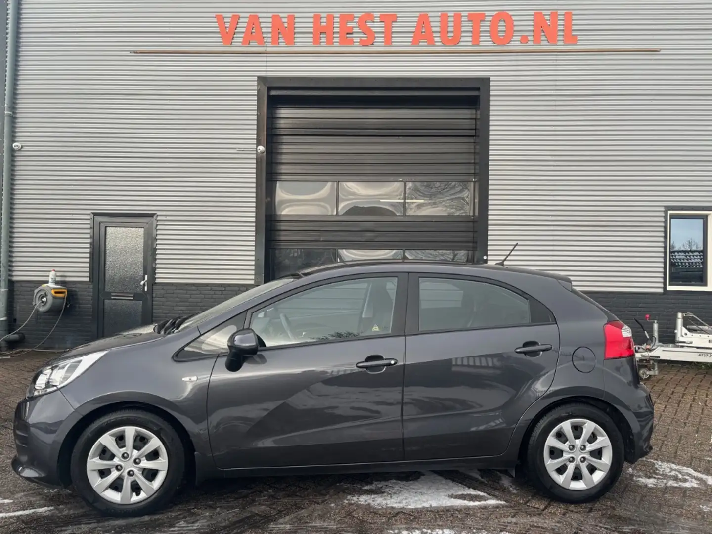 Kia Rio 1.2 CVVT First Ed. 3 MND GAR | AIRCO | TREKHAAK | Grau - 2