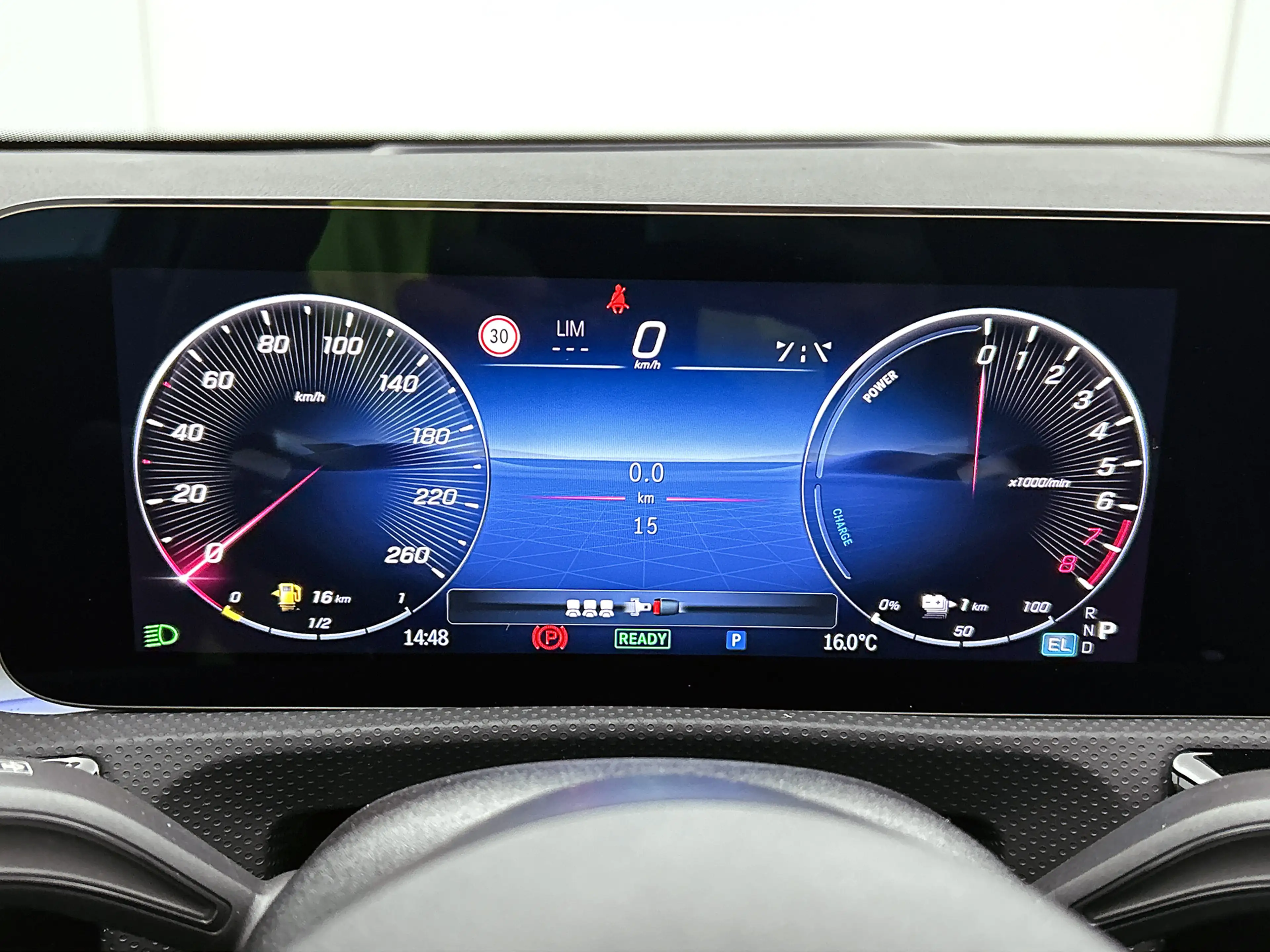 Mercedes-Benz A 250 e Business Solution AMG | AMG Line Plus pakket | A — photo 6