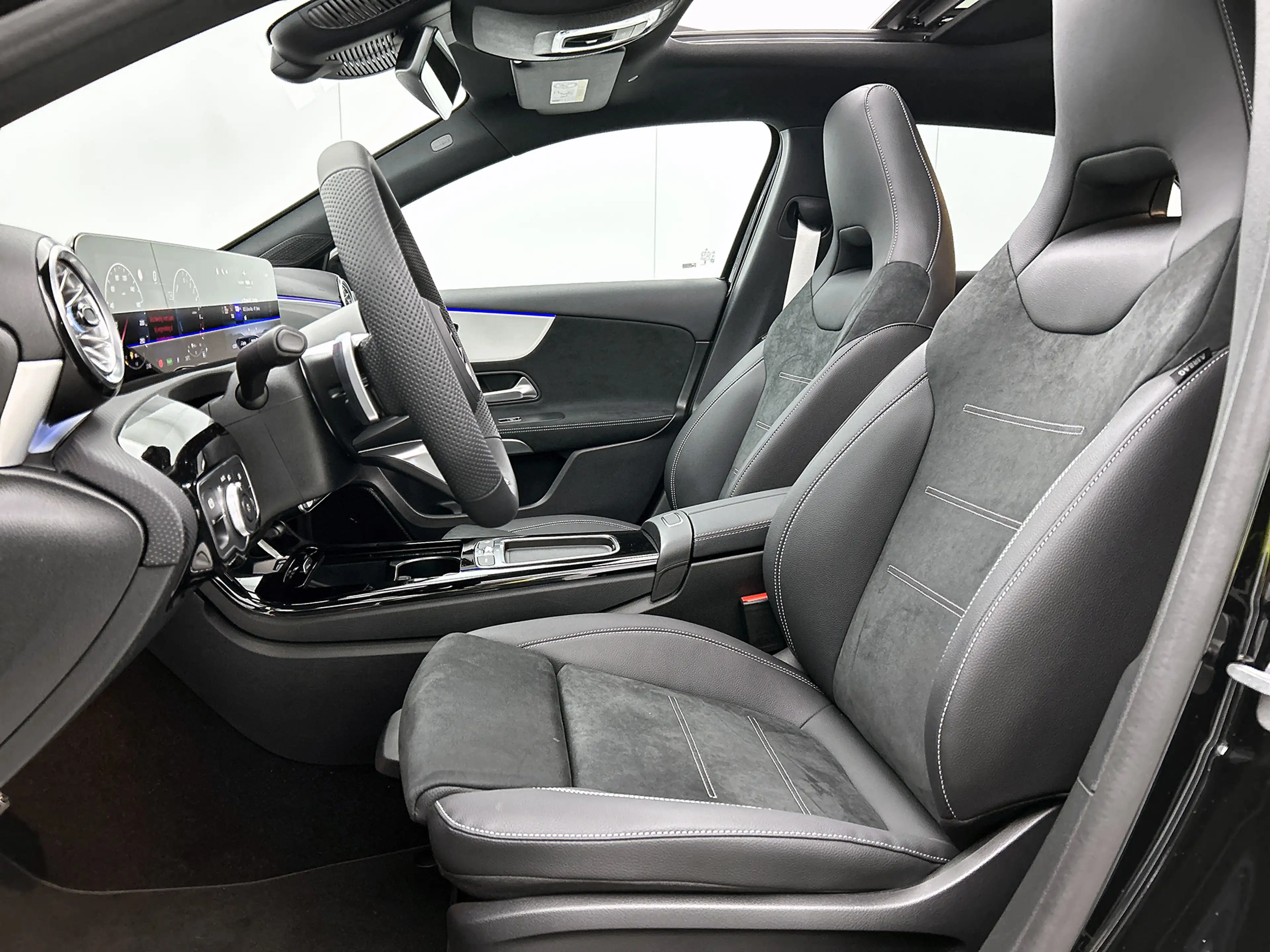 Mercedes-Benz A 250 e Business Solution AMG | AMG Line Plus pakket | A — photo 5