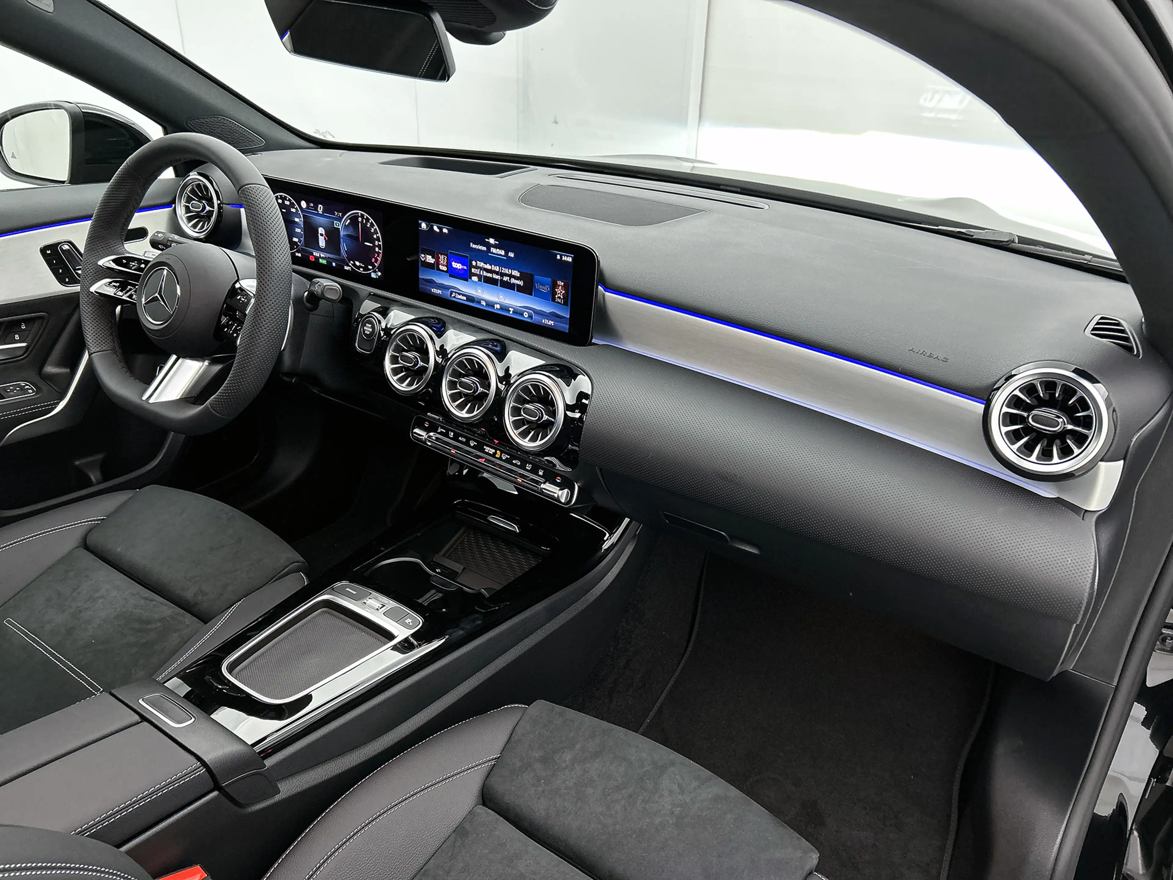 Mercedes-Benz A 250 e Business Solution AMG | AMG Line Plus pakket | A — photo 7
