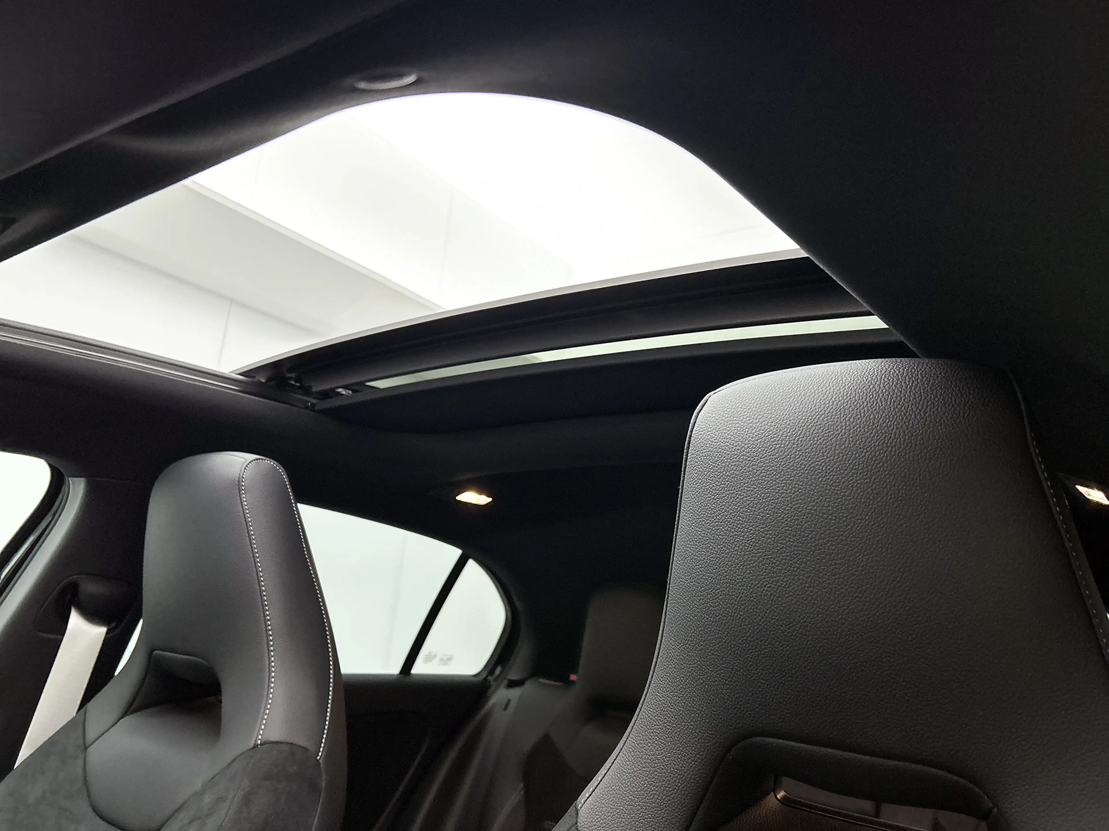 Mercedes-Benz A 250 e Business Solution AMG | AMG Line Plus pakket | A — photo 12