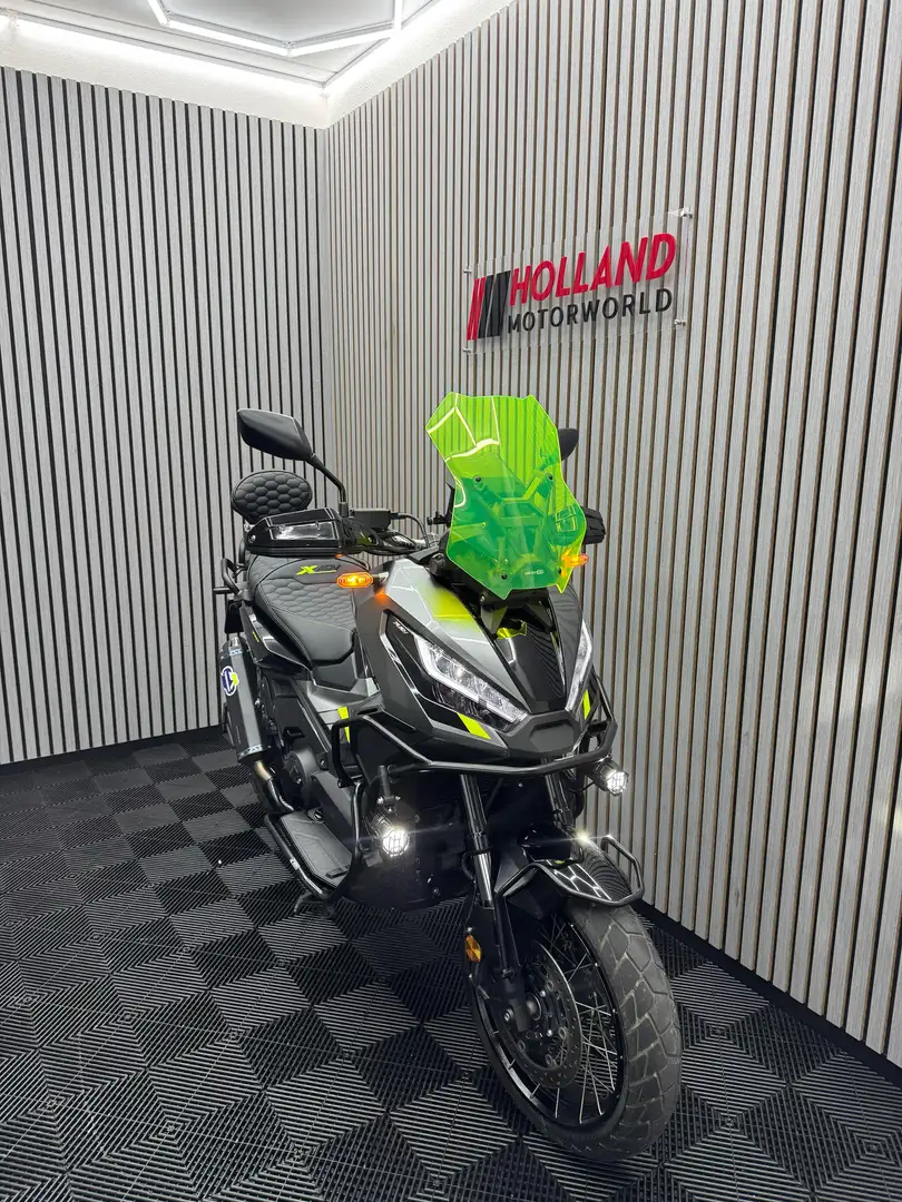 Honda X-ADV 750 Gri - 2