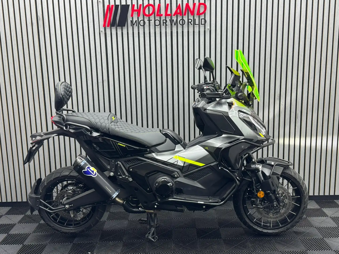 Honda X-ADV 750 Gri - 1