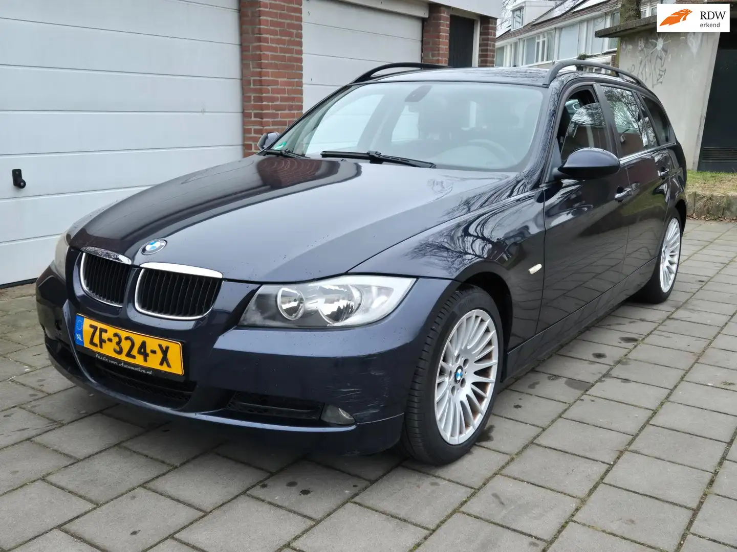 BMW 320 3-serie Touring 320d met weinig KM!! Rijdt nieuw Blu/Azzurro - 1