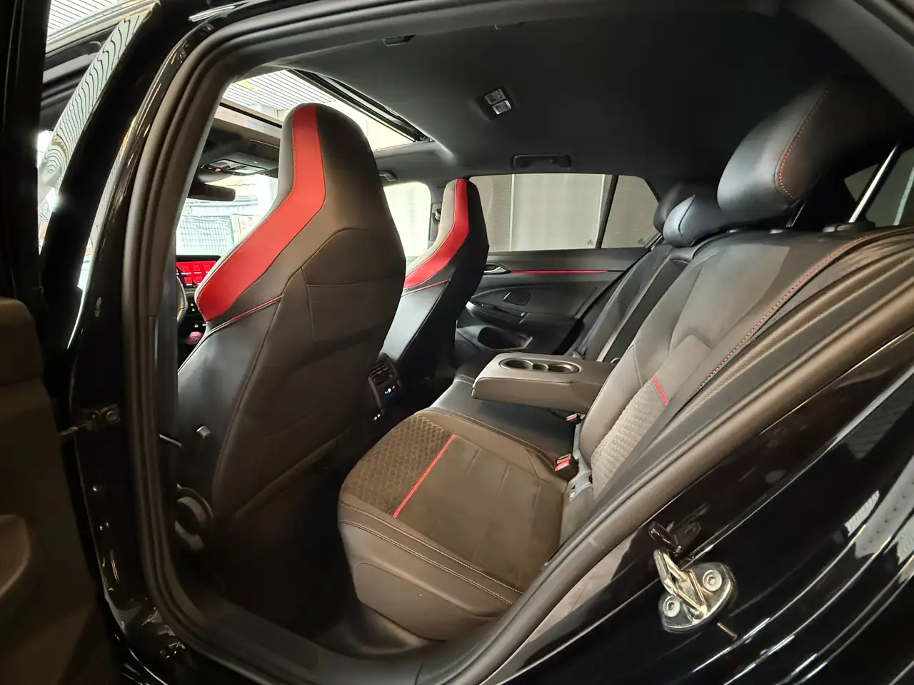 Volkswagen Golf 2.0 TSI GTI Clubsport OPF DSG*full black*, миниатюра 22