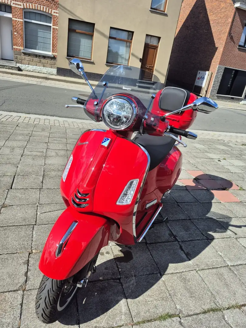 Vespa GTS Super 125 Červená - 2
