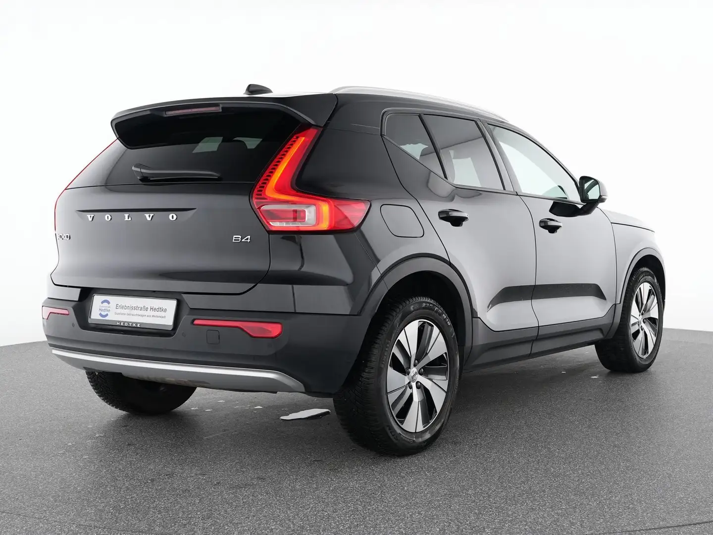 Volvo XC40 B4 Benzin Momentum Pro 18"+ACC+RFK+VOLL-LED Schwarz - 2