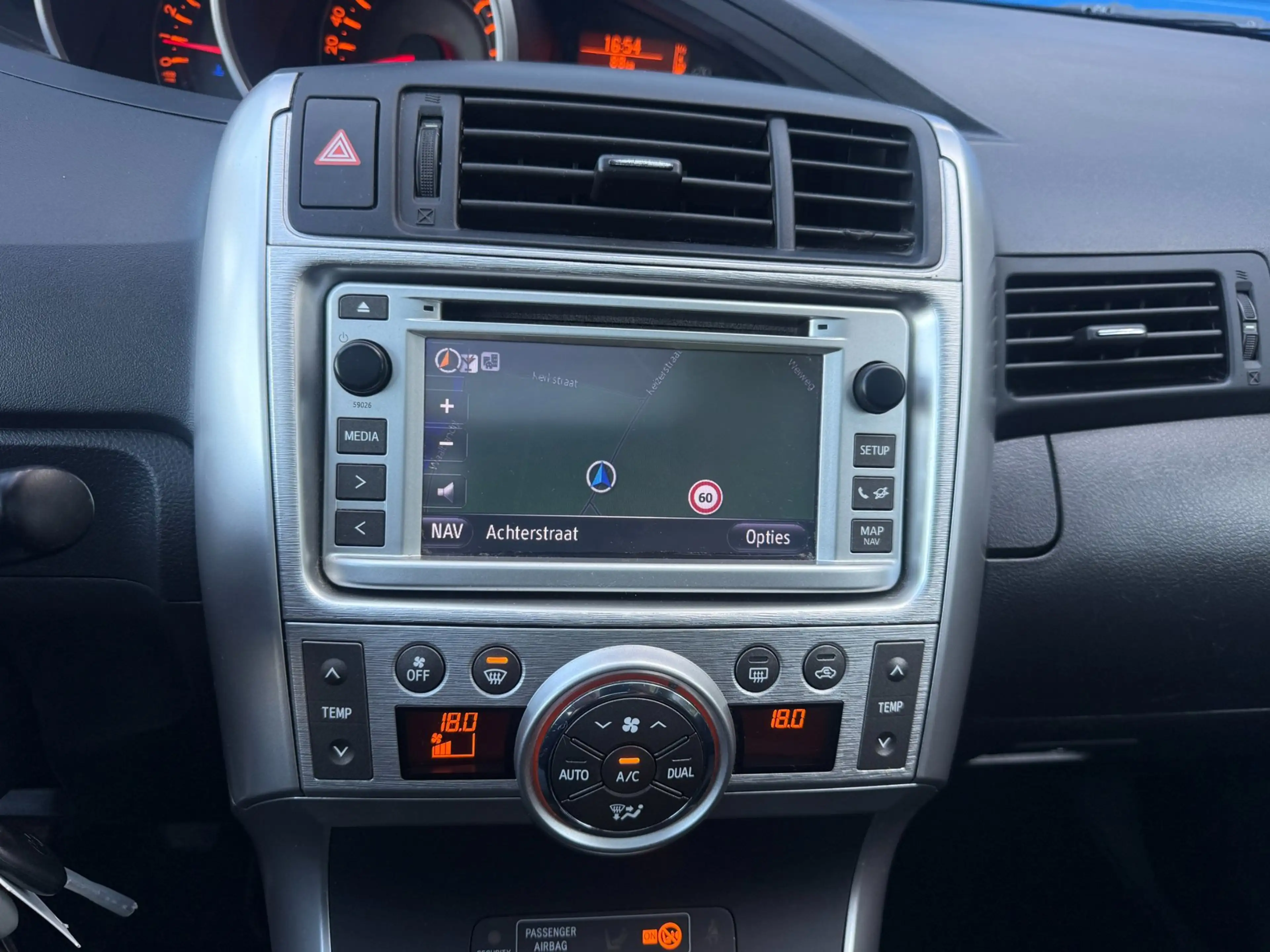 Toyota Verso 1.6 VVT-i Business|Climate|Pano.Dak|Navi. — photo 8