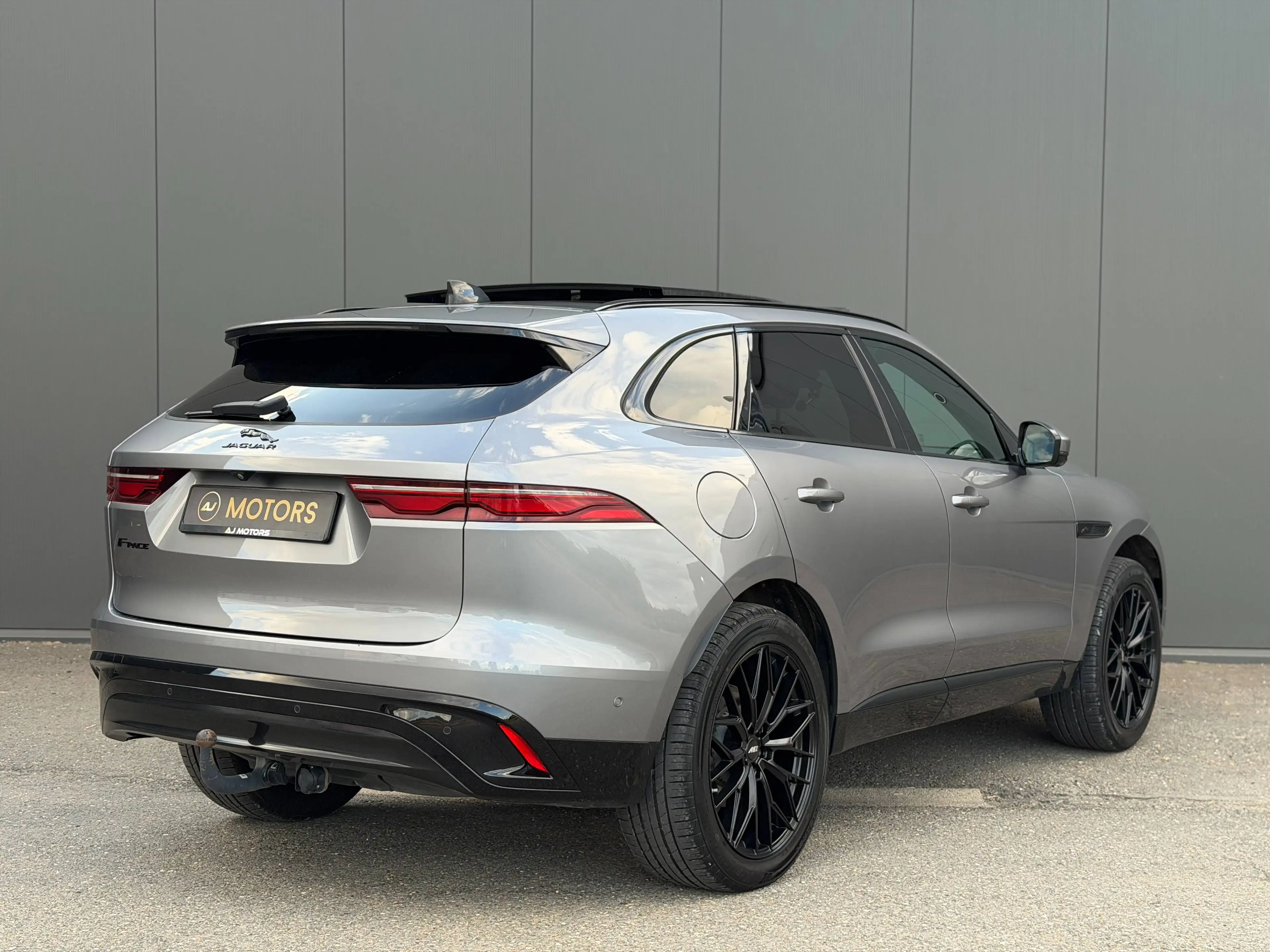 Jaguar F-Pace 2.0D MHEV 163cv - Facelift - Toit ouvrant - 360 — photo 2
