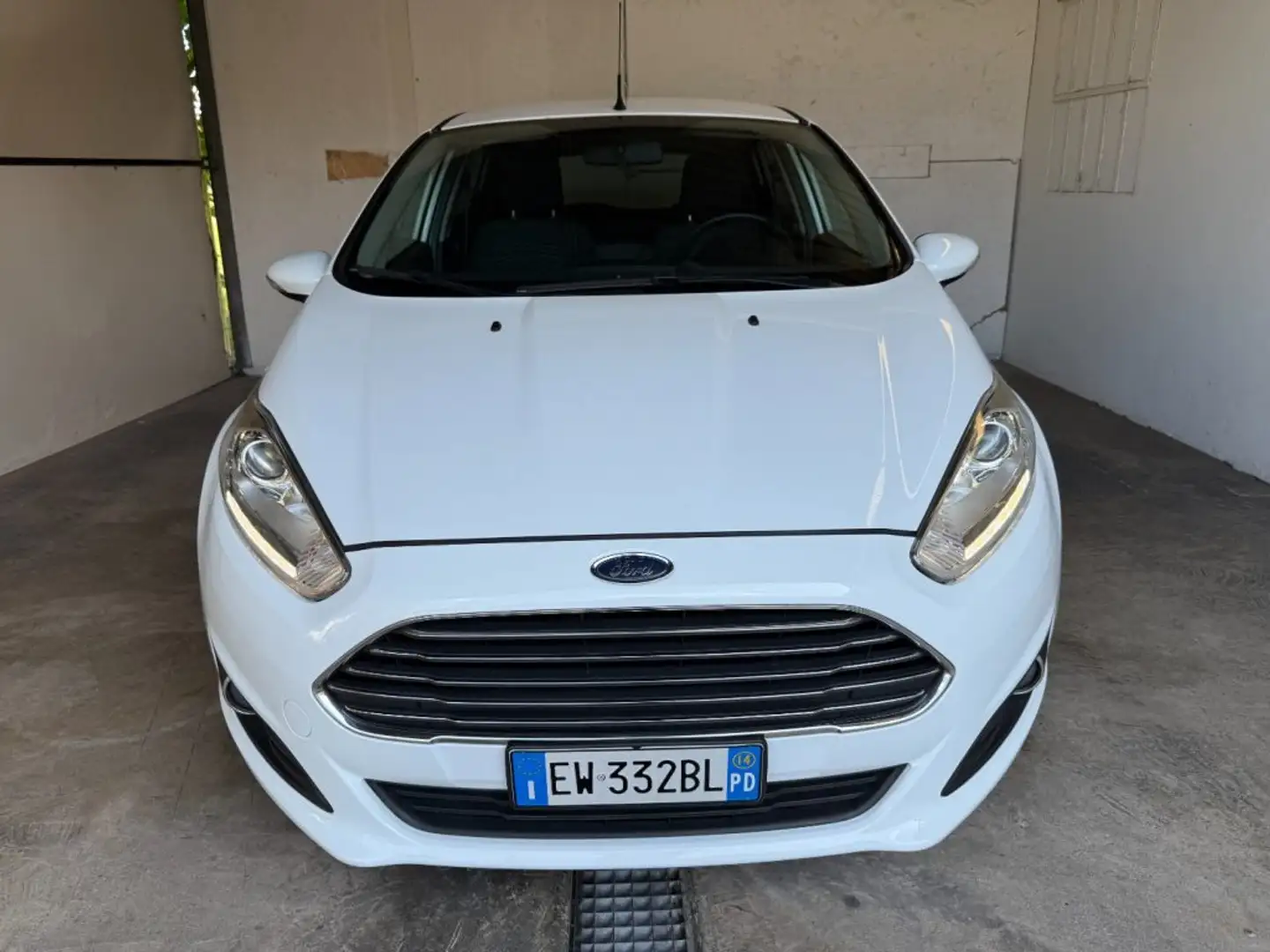 Ford Fiesta 1.5 TDCi 75CV 5 porte Titanium NEOPATENTATI Bílá - 2