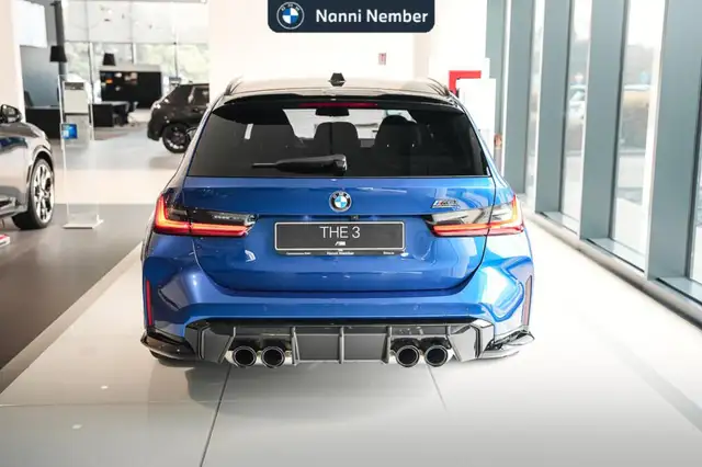 BMW M3 view 4