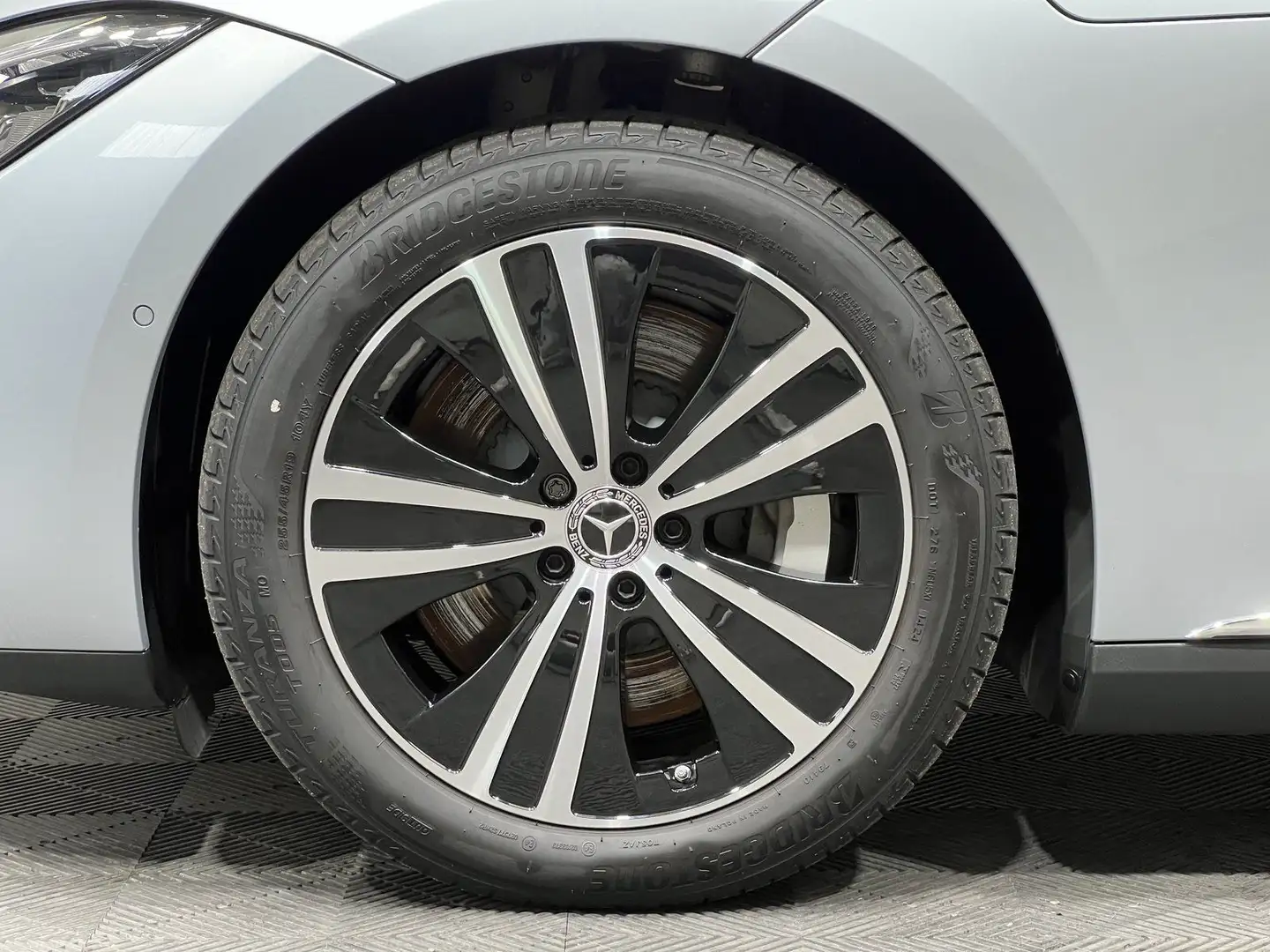 Mercedes-Benz EQE 300 Electric Art Advanced #Pano+Bur3D+22KW ! Silber - 2