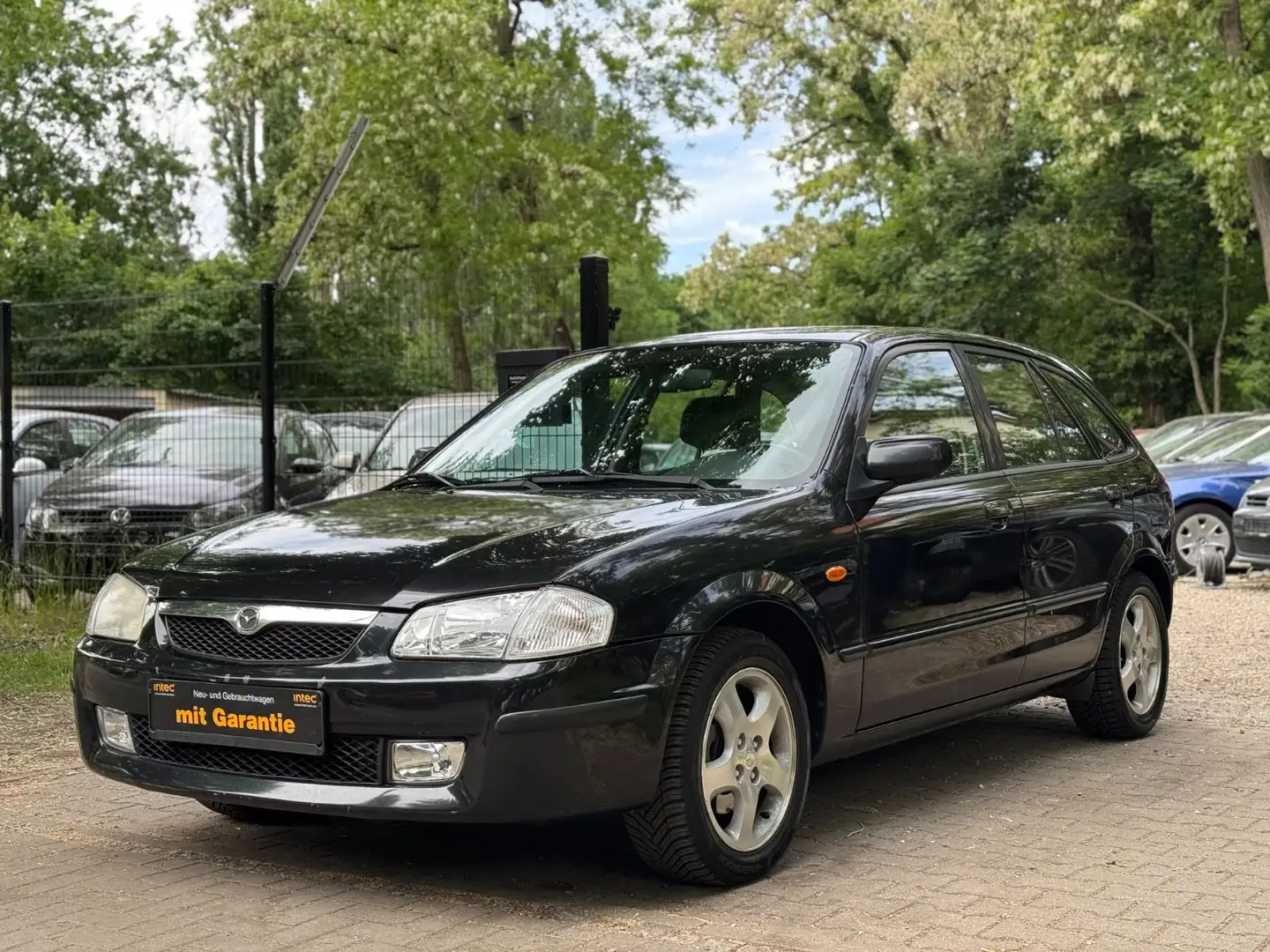 Mazda 323 F 1.9 Tüv & Service Neu / 2. Hand StandHeiz. Fekete - 2