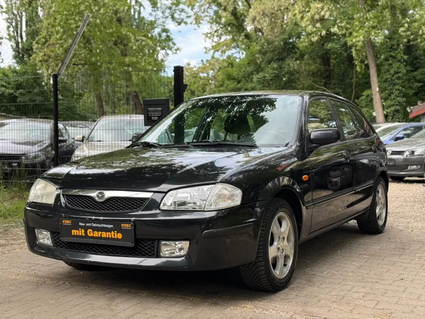 Mazda 323 F 1.9 Tüv & Service Neu / 2. Hand StandHeiz. Fekete - 1