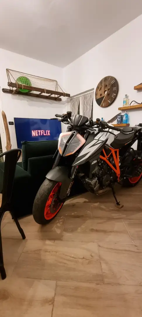 KTM 1290 Super Duke R Alb - 2