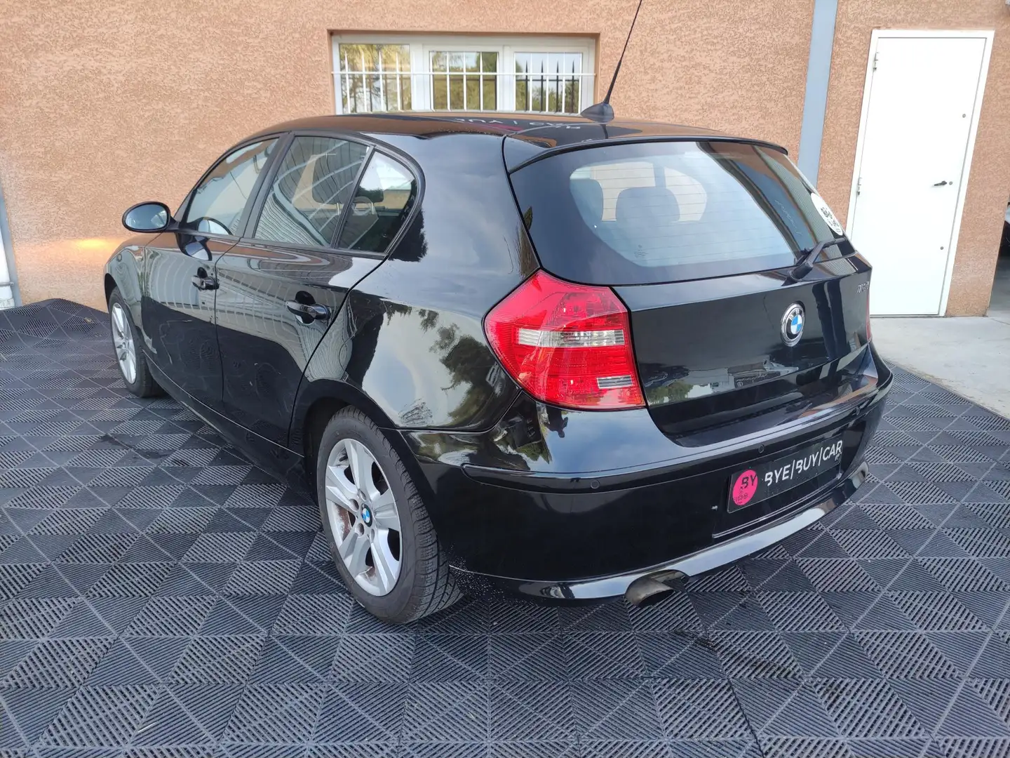 BMW 118 2.0 118 I 145 BUSINESS garantie 12 mois Schwarz - 2
