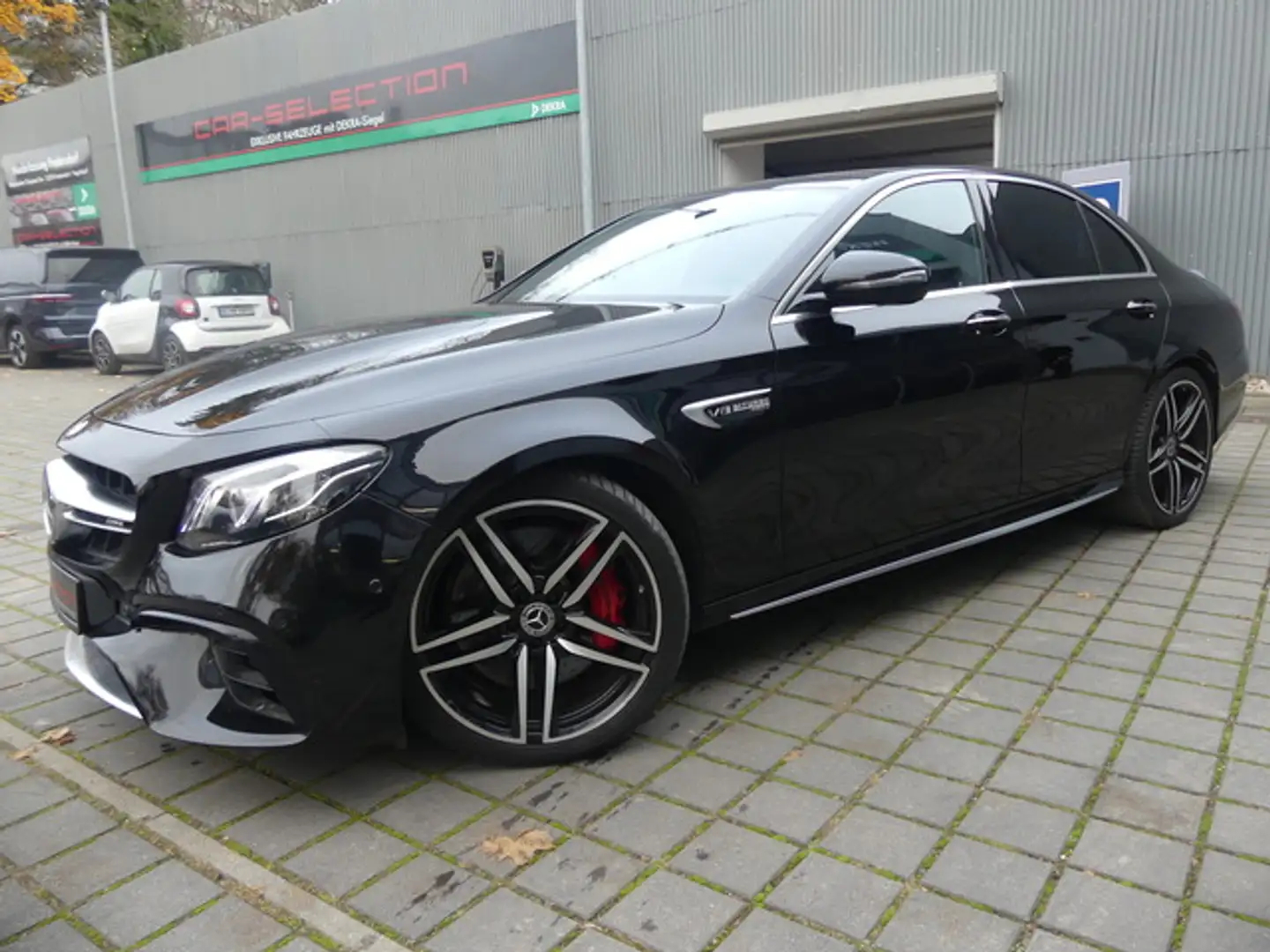 Mercedes-Benz E 63 AMG E S 4Matic+ PANO/MULTIBEAM/KAM/BELÜFTET Schwarz - 2