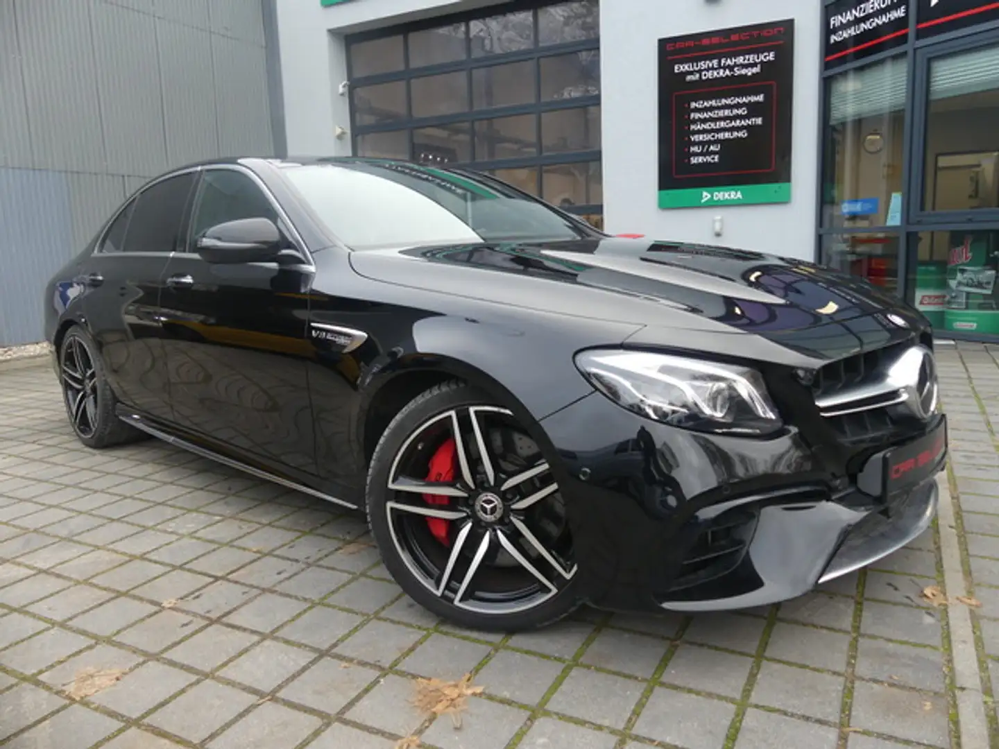 Mercedes-Benz E 63 AMG E S 4Matic+ PANO/MULTIBEAM/KAM/BELÜFTET Zwart - 1