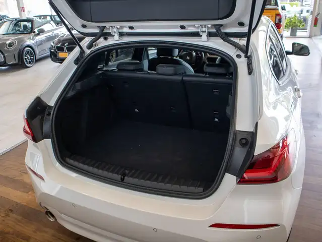 BMW I view 5