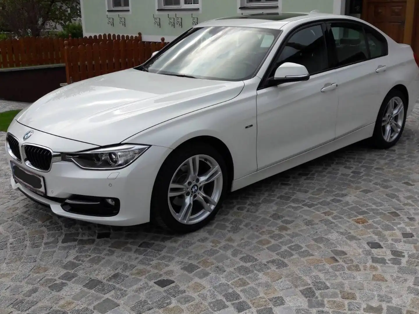 BMW 318 318d Lim. Sport Line F30 Weiß - 1