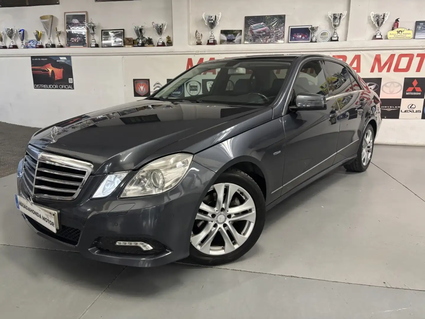 Mercedes-Benz E 220 220CDI BE Avantgarde Aut. Gris - 1