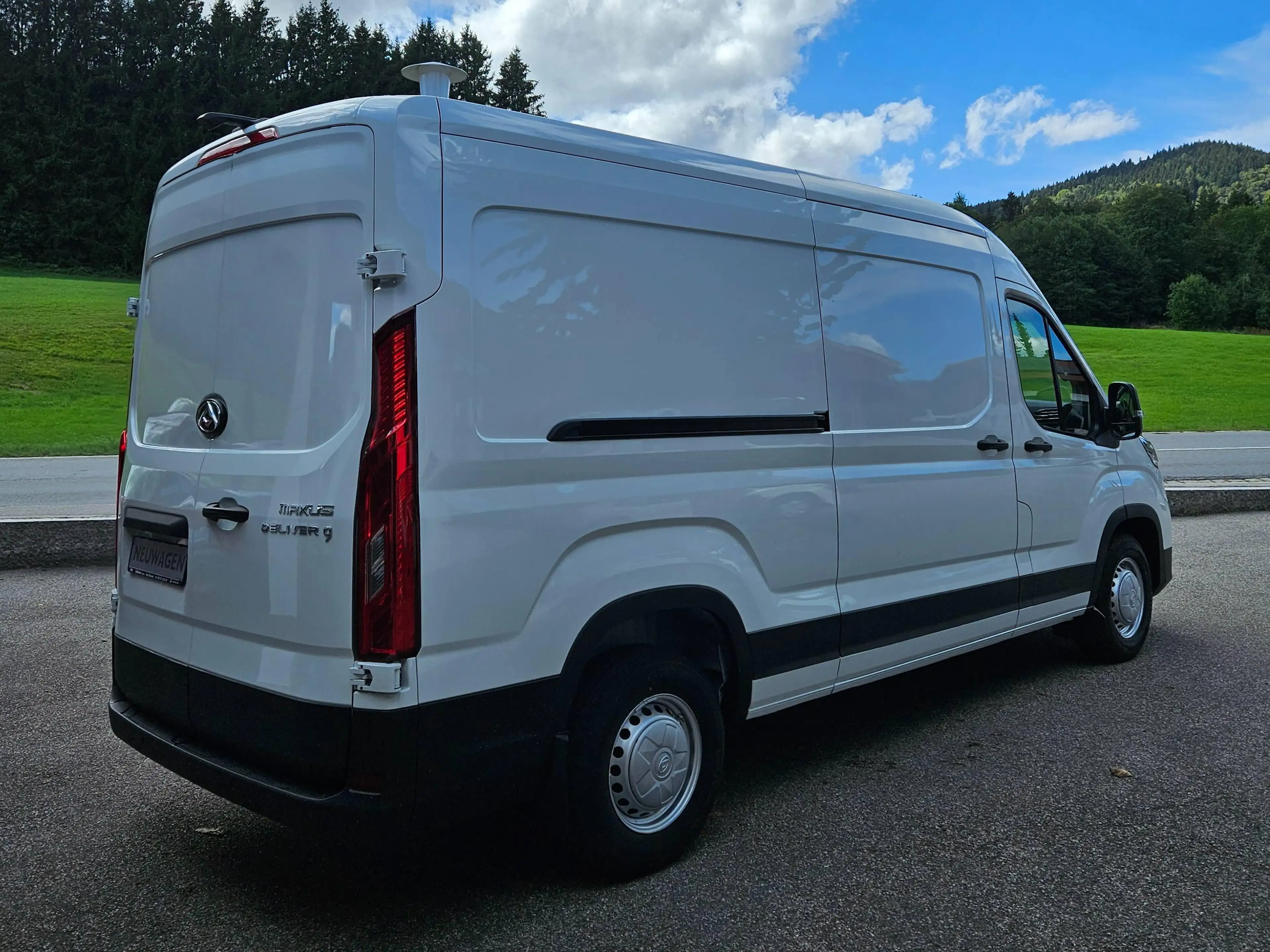 Maxus Deliver 9 Deliver 9 2.0 Transporter FWD KOMFORT — photo 3