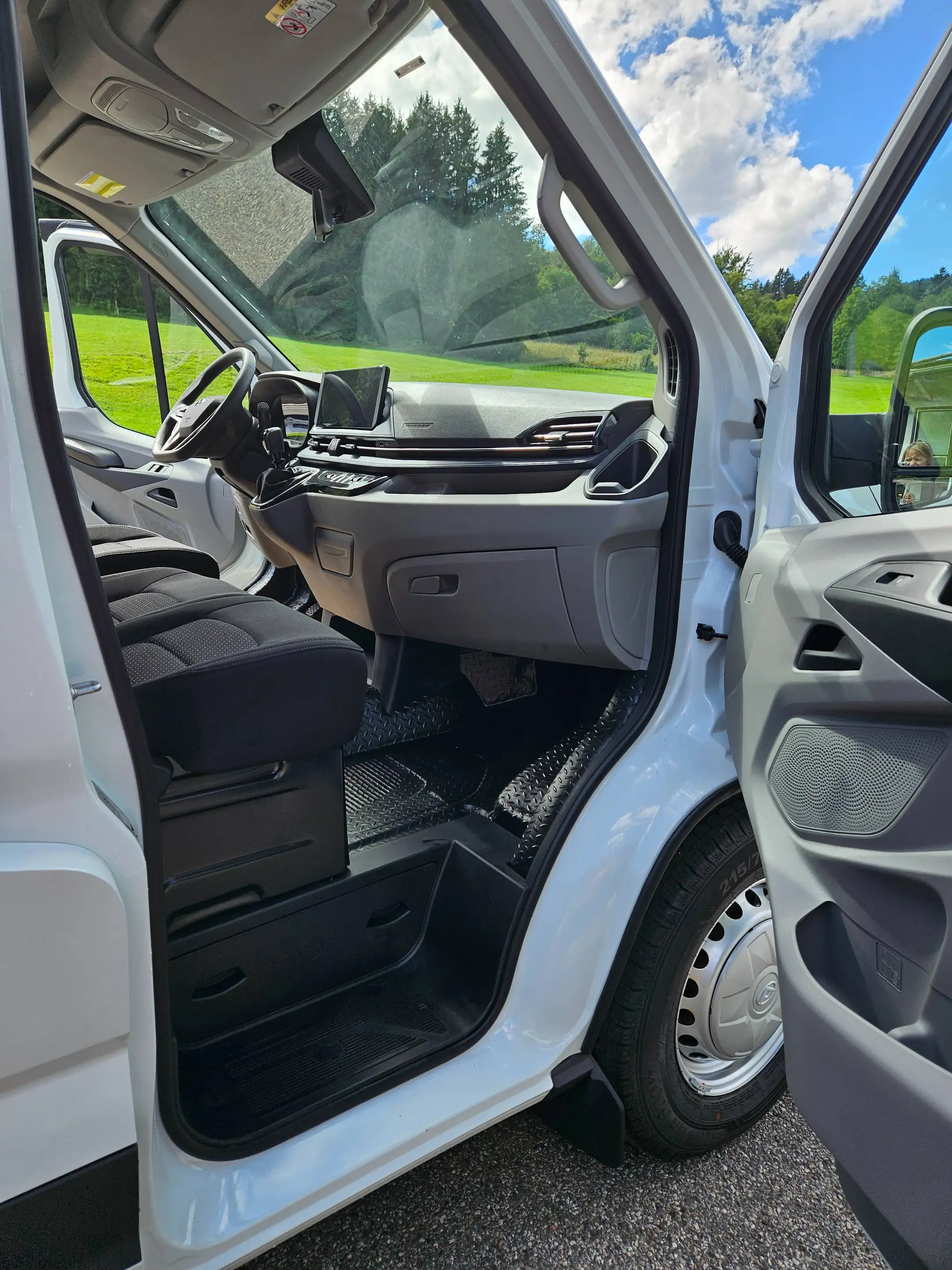 Maxus Deliver 9 Deliver 9 2.0 Transporter FWD KOMFORT — photo 6