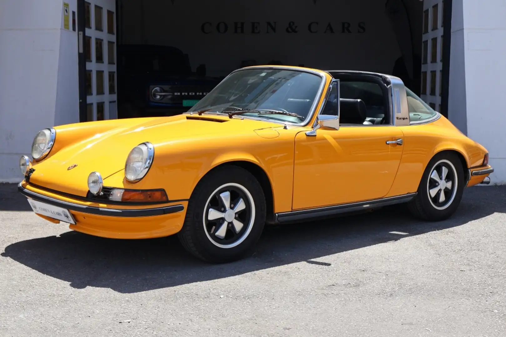 Porsche 911 Targa Amarillo - 2