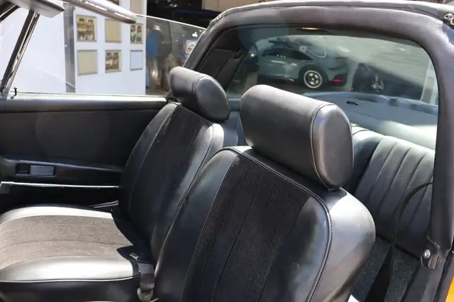 Porsche 911 view 15