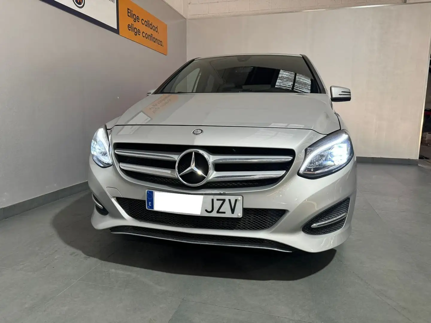 Mercedes-Benz B 200 d Gris - 2