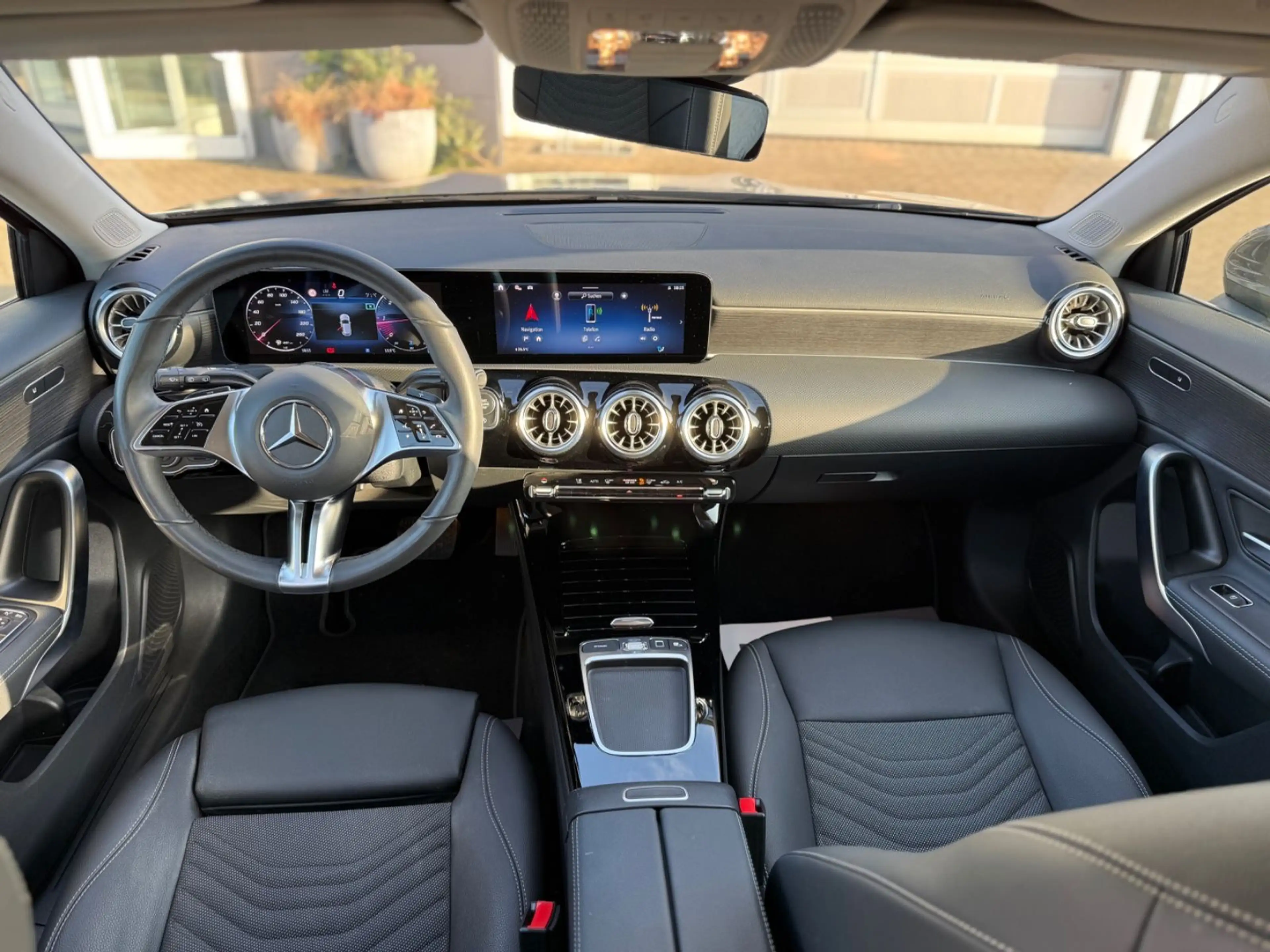 Mercedes-Benz A 200 Progressive LED Navi PDC SHZ Virtual Faceli — photo 10