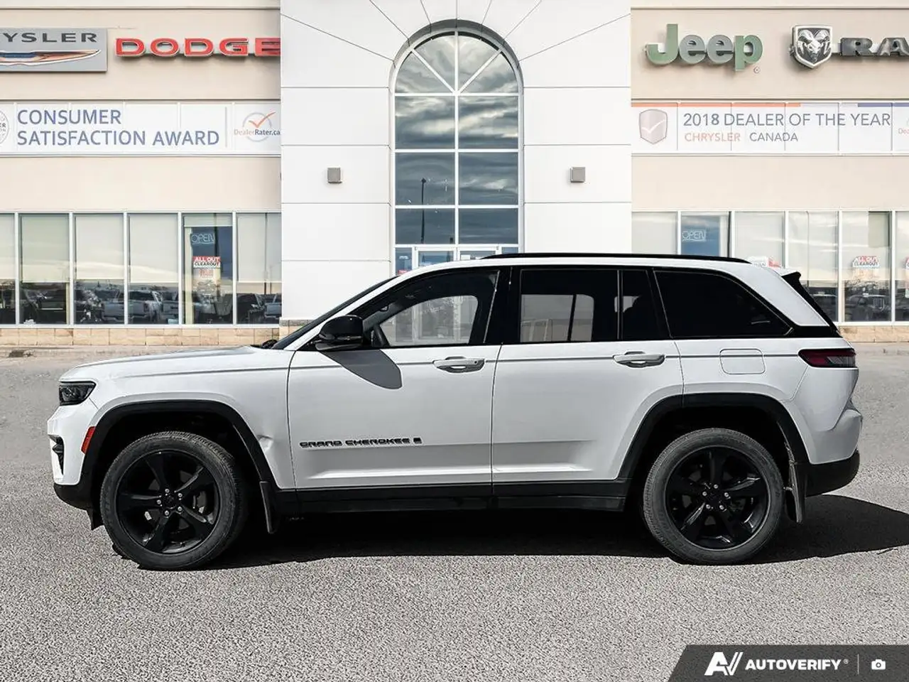 Jeep Grand Cherokee снимка Jeep Grand Cherokee