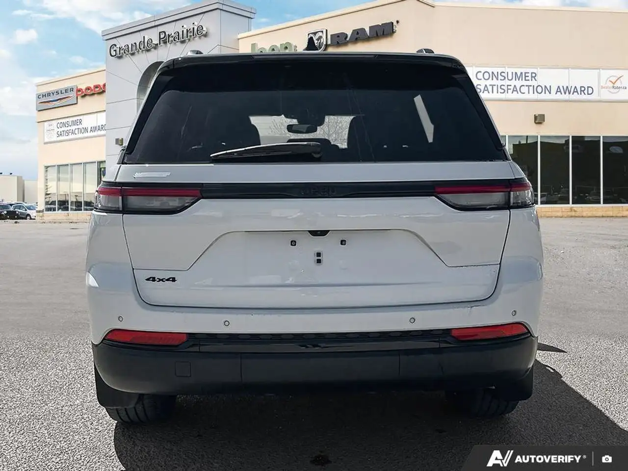 Jeep Grand Cherokee снимка Jeep Grand Cherokee