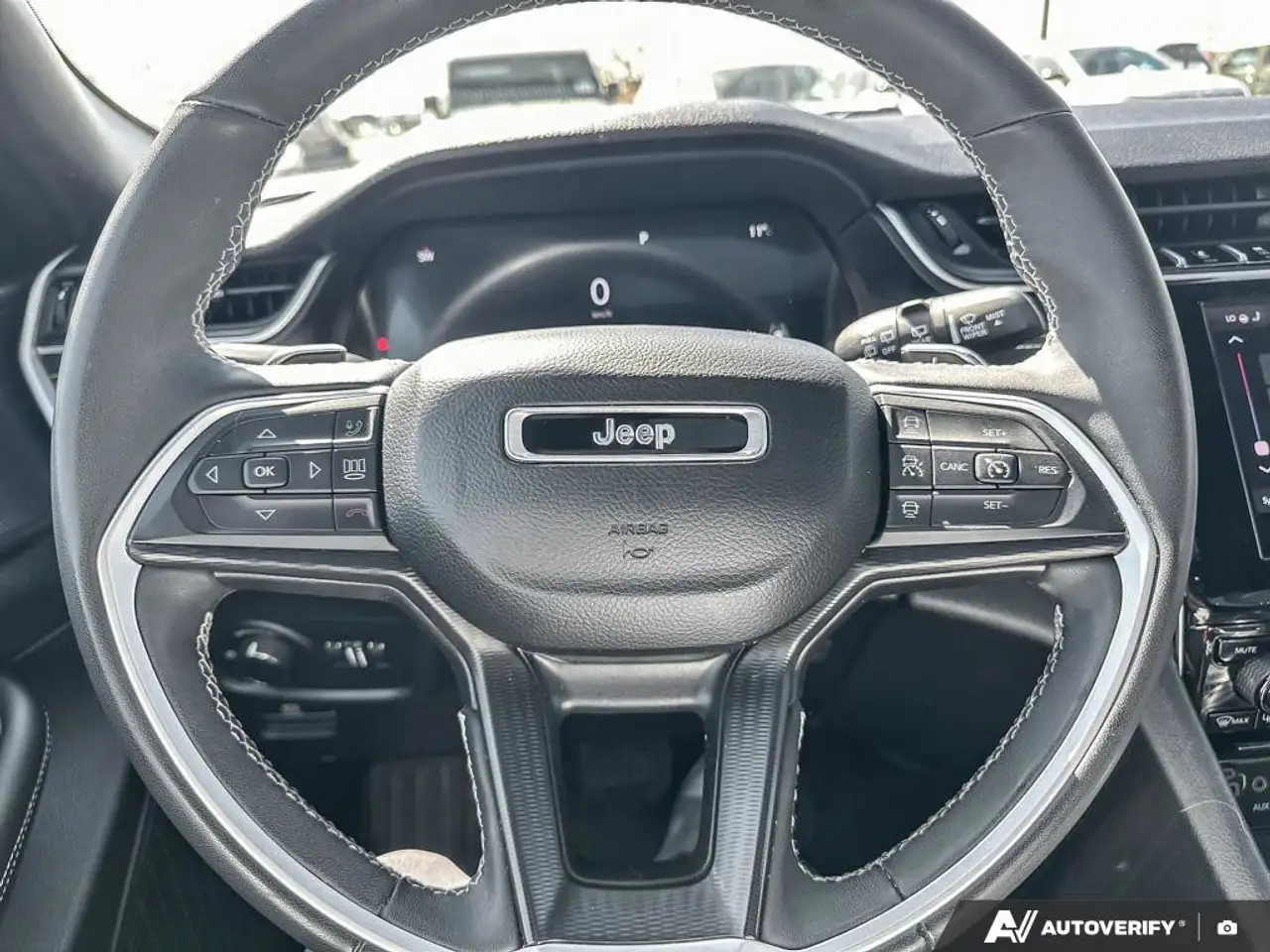 Jeep Grand Cherokee снимка Jeep Grand Cherokee