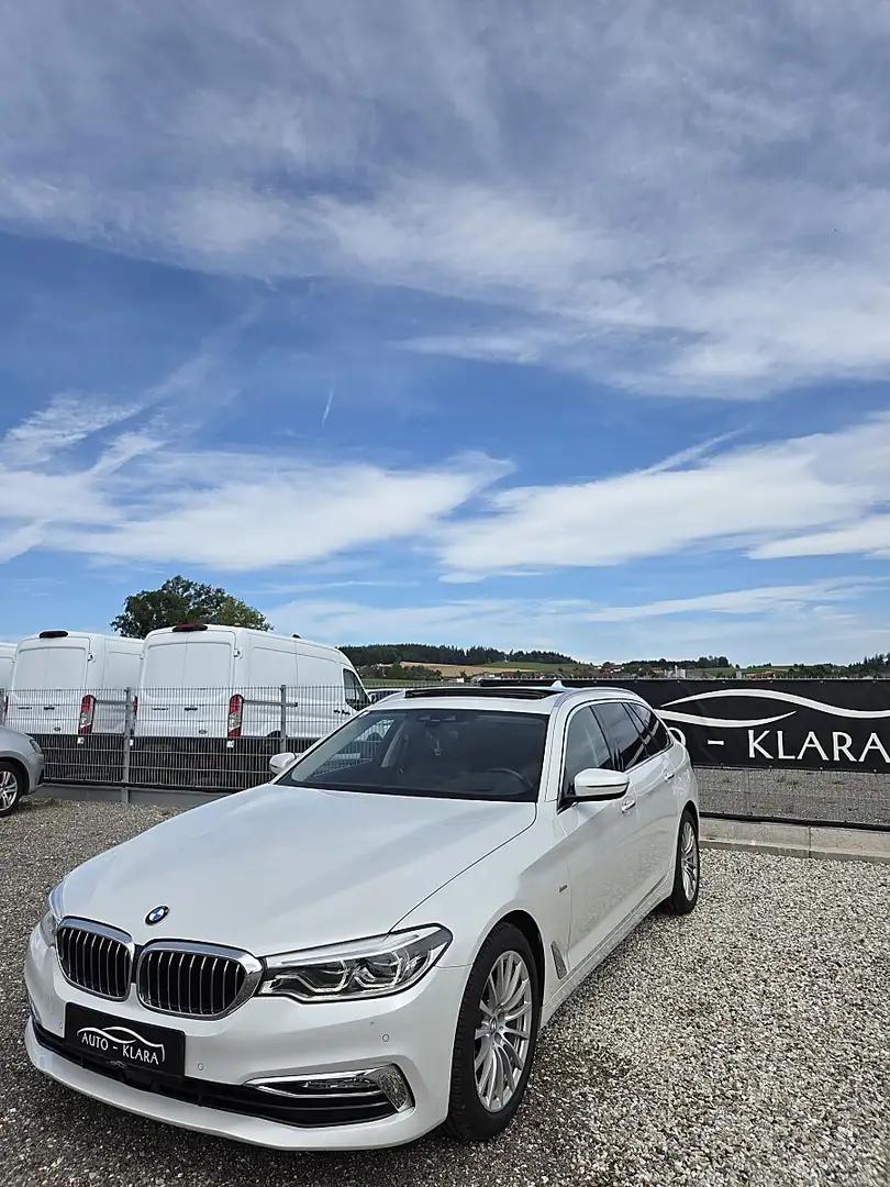 BMW 520 d Touring Aut. *Luxury Line* Head Up* Pano * ACC * Weiß - 2