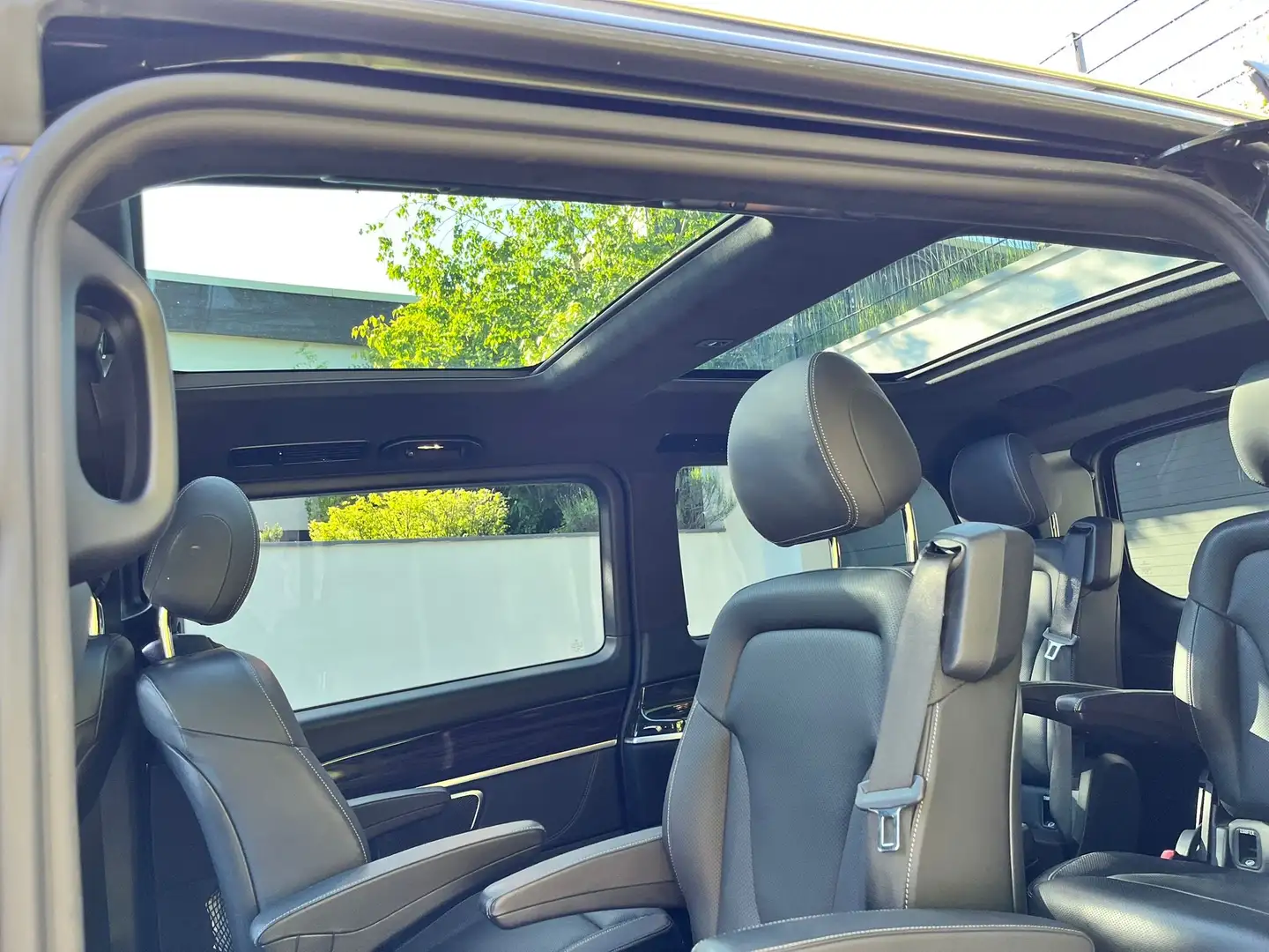 Mercedes-Benz V 300 d Exclusive Edition 4MATIC lang Negru - 1