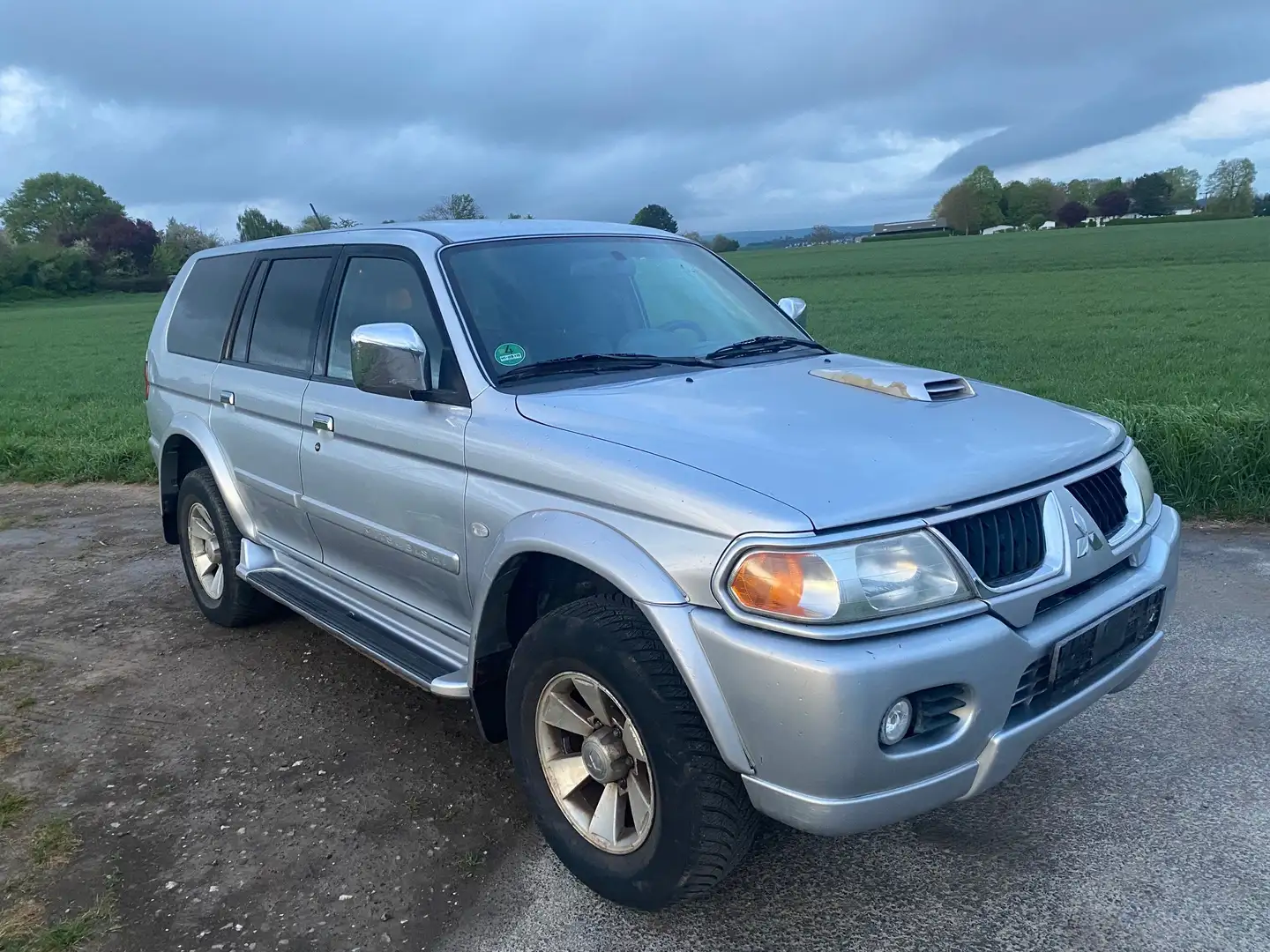 Mitsubishi Pajero Sport 2.5 TD GLS siva - 1
