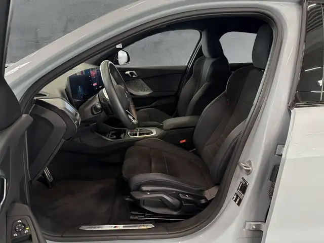 BMW 1 Series view 8