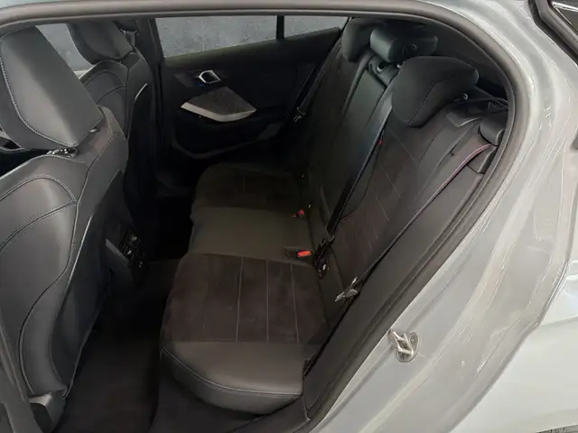 BMW 1 Series view 13