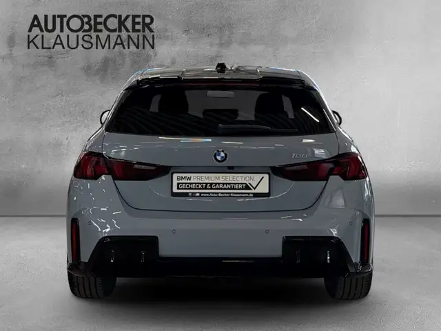 BMW 1 Series view 6