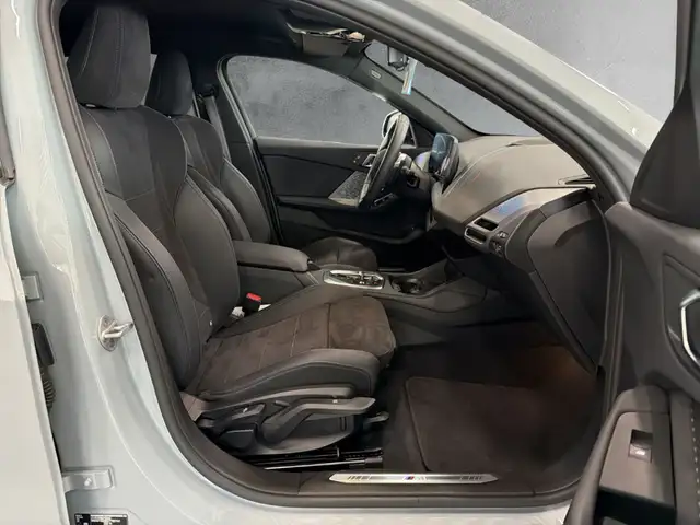 BMW 1 Series view 11