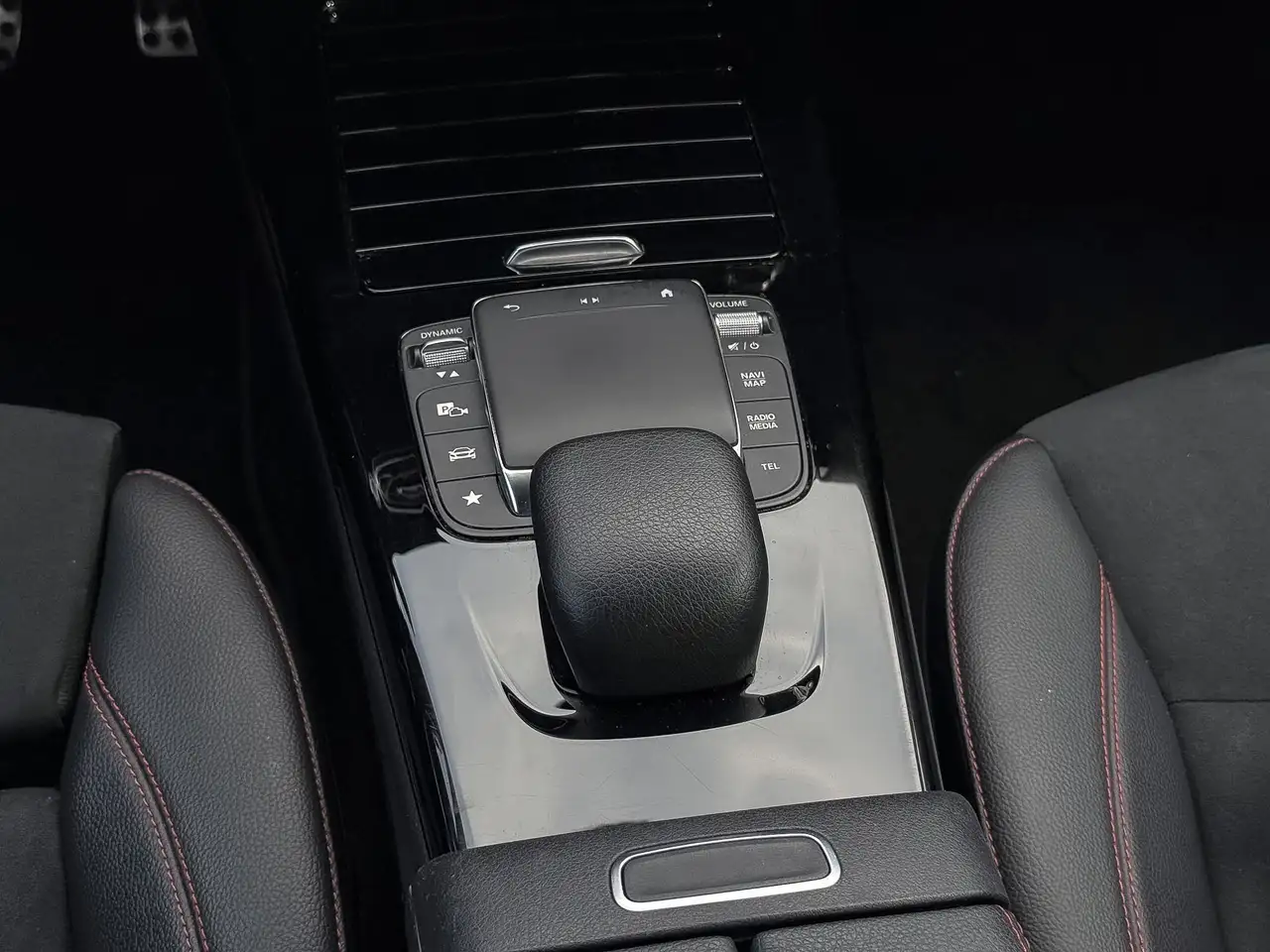 Mercedes-Benz CLA Coupé AMG Line Night Edition, миниатюра 29