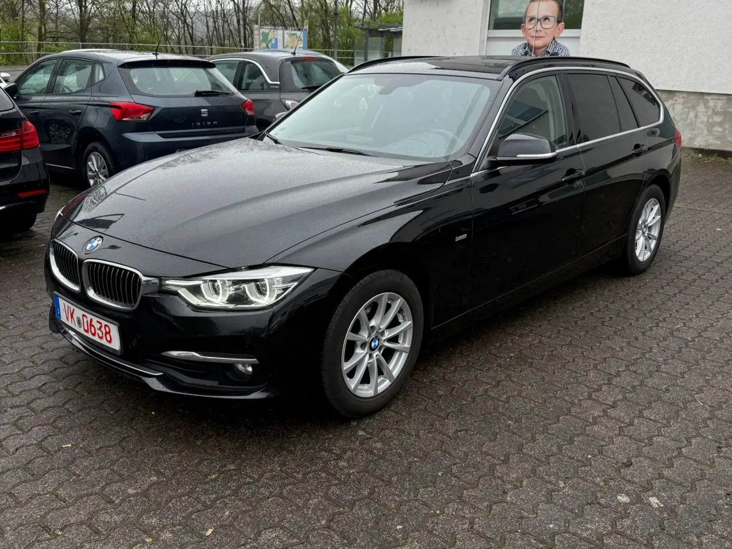 BMW 320 d Touring Luxury Line Leder LED Automatik Schwarz - 1